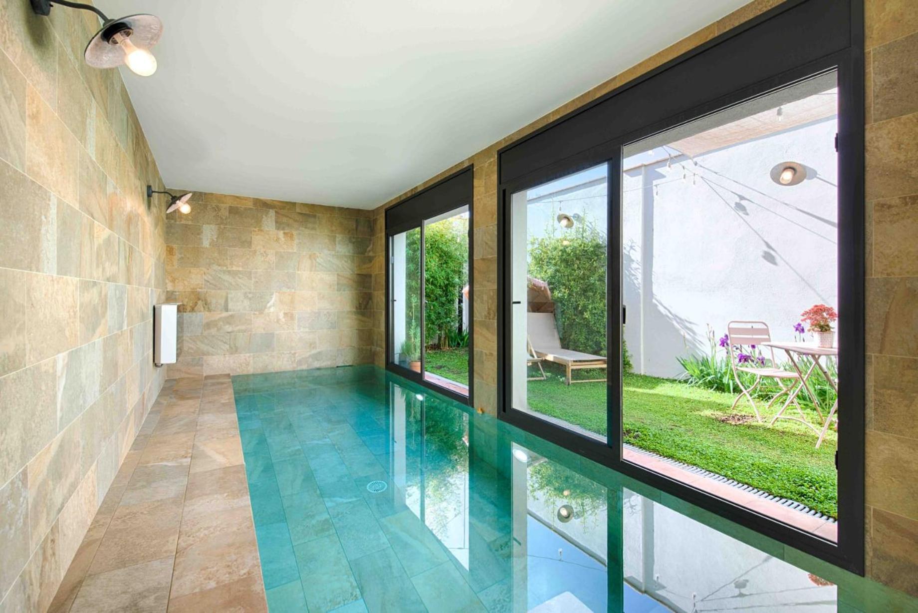 Apartament Loft Con Piscina Climatizada De Agua Salada Y Parking En El Centro De Figueres Figueres  Zewnętrze zdjęcie