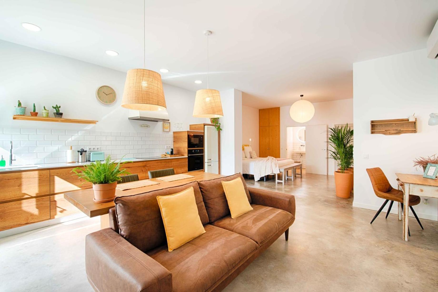 Apartament Loft Con Piscina Climatizada De Agua Salada Y Parking En El Centro De Figueres Figueres  Zewnętrze zdjęcie