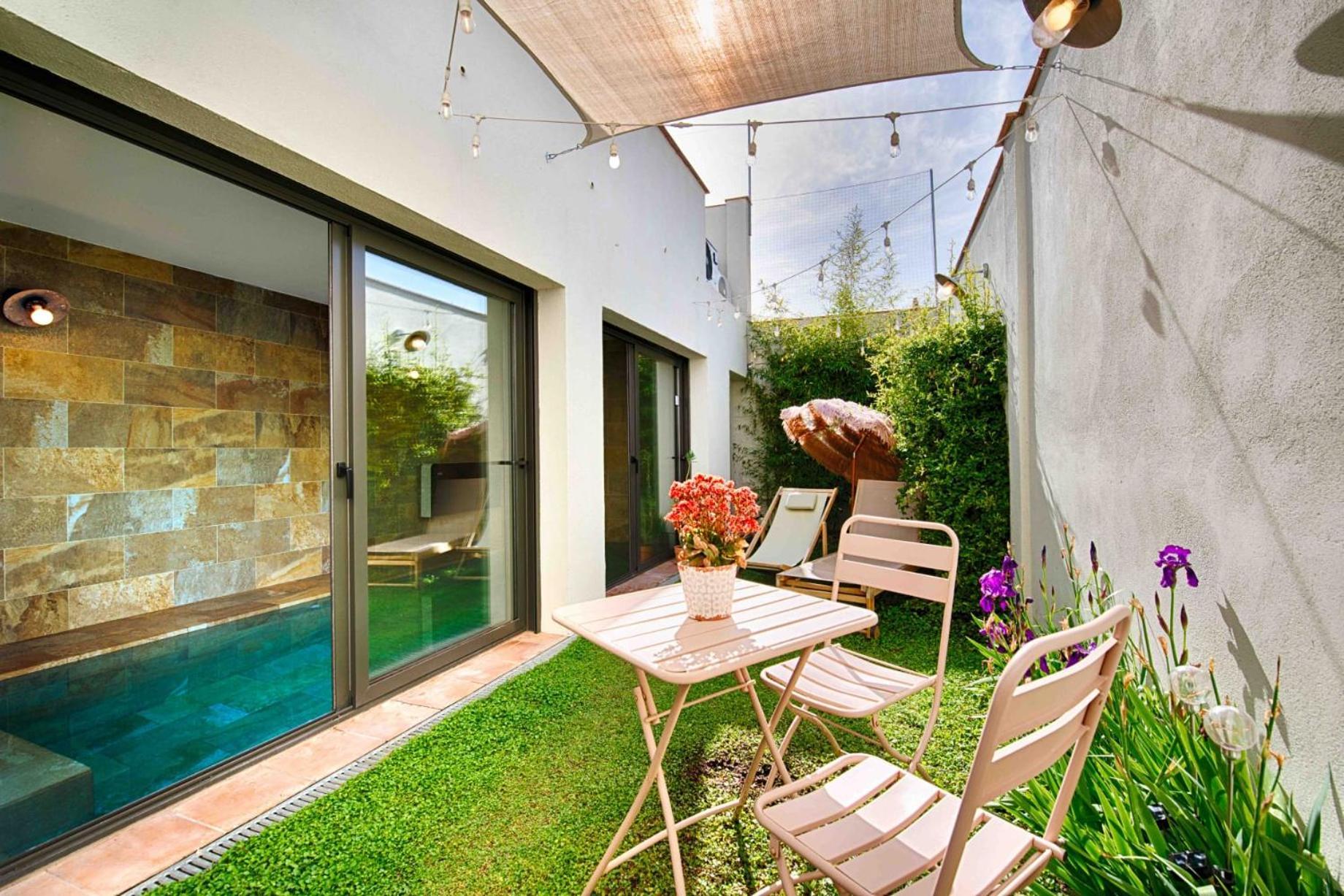 Apartament Loft Con Piscina Climatizada De Agua Salada Y Parking En El Centro De Figueres Figueres  Zewnętrze zdjęcie